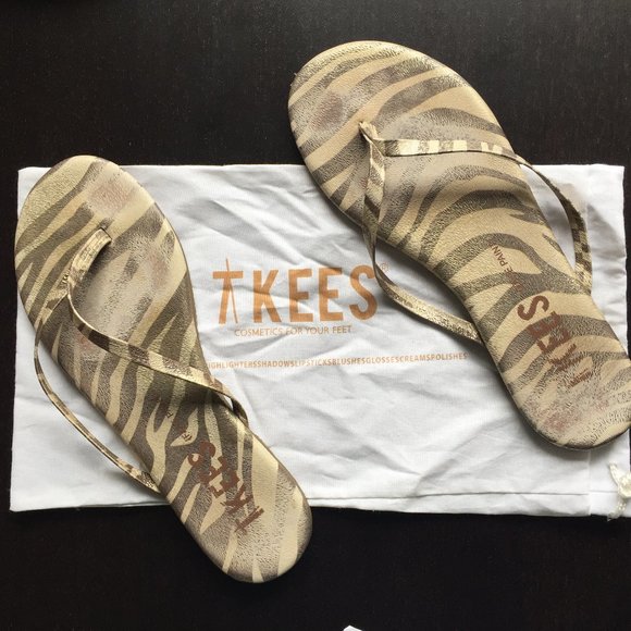 Tkees Flip Flops - Picture 4 of 4